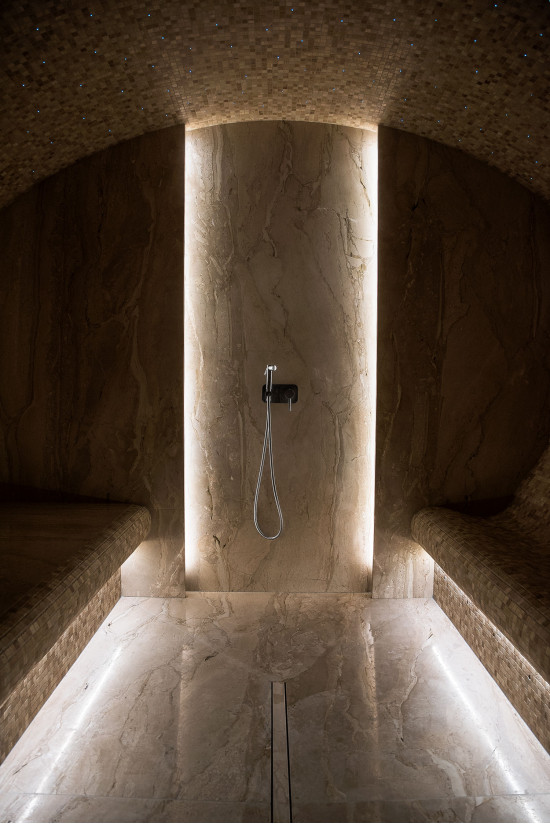 Kylpylät Kursevelissa, Ranskassa - Höyrysaunat