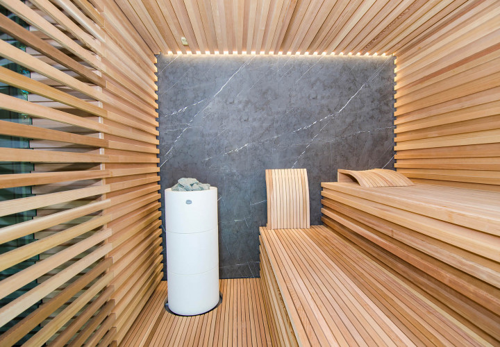 Moderni sauna höyrytoiminnolla