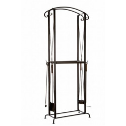 Polttopuupidike työkaluineen  Polttopuupidike työkaluineen