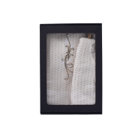 Lahjasetti lahjapakkauksessa HÄNELLE. Naisten saunahattu ja esiliina - PELLAVAA, kirjailtu