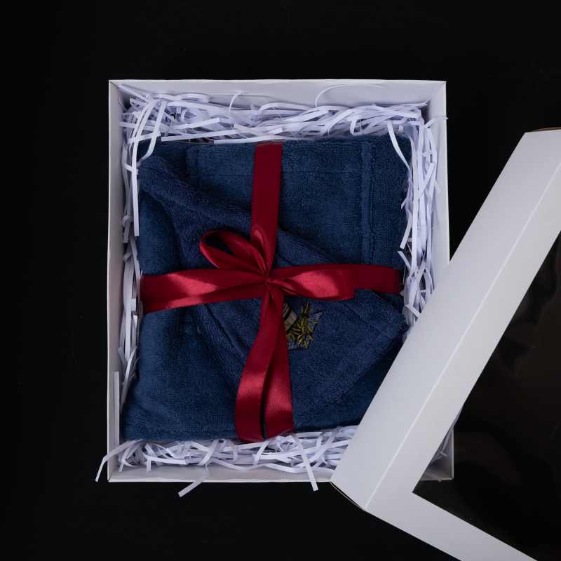 Lahjasetti Hänelle - SININEN, 55x150 cm, lahjarasiassa. Esiliina ja hattu saunaan