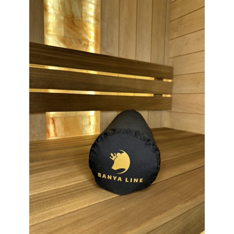 Pehmuste jalkojen alla, MUSTA