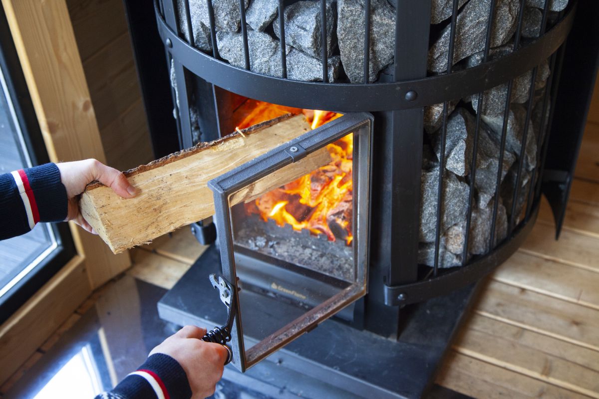 Puulämmitteinen kiuas