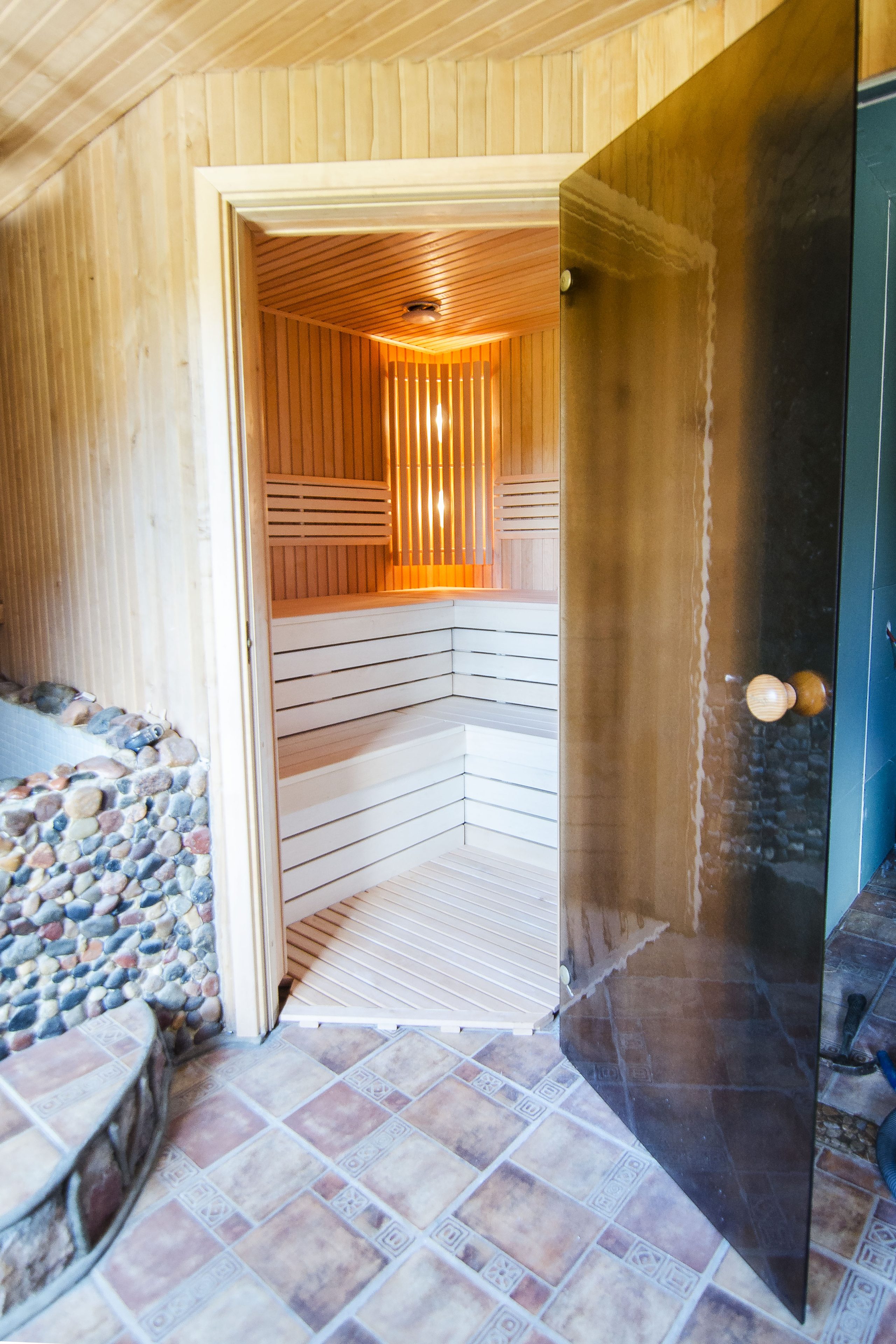 Sauna höyrytoiminnolla